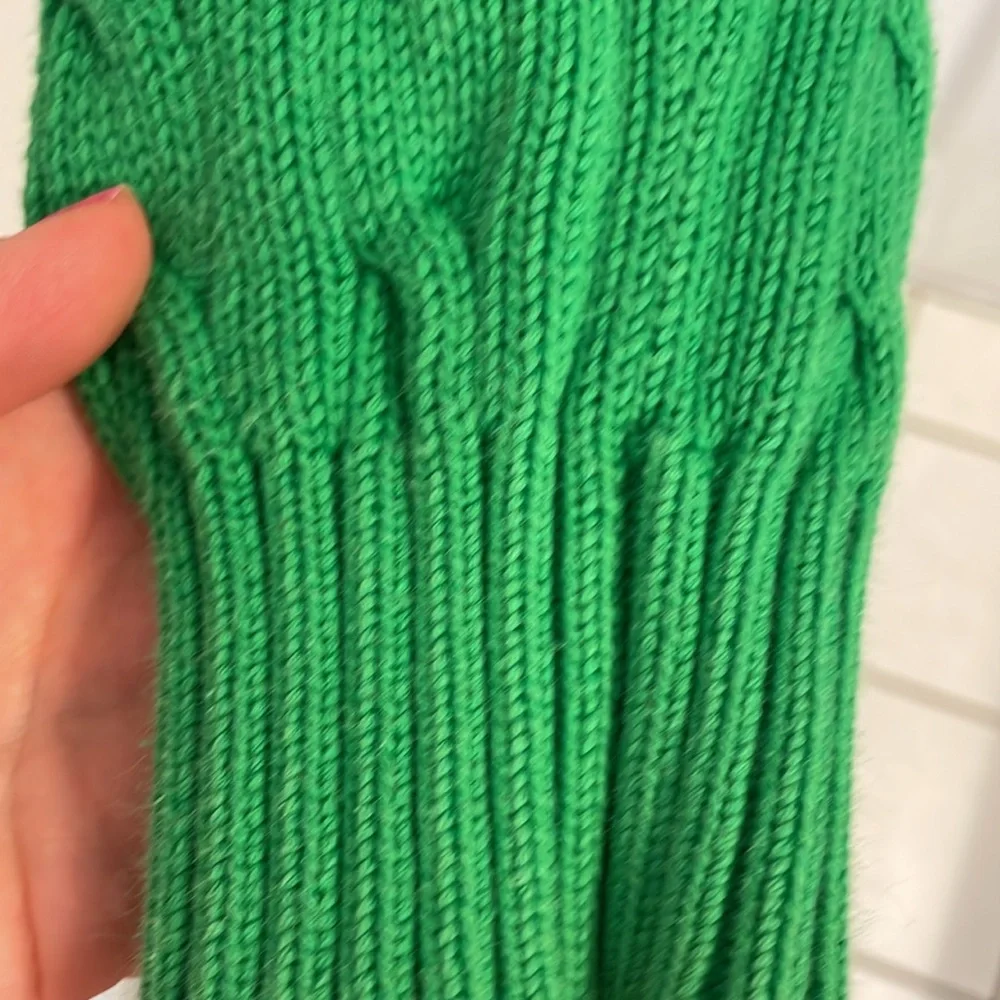 Ralph Lauren Green V-Neck Sweater ☘️ - Picture 6 of 16